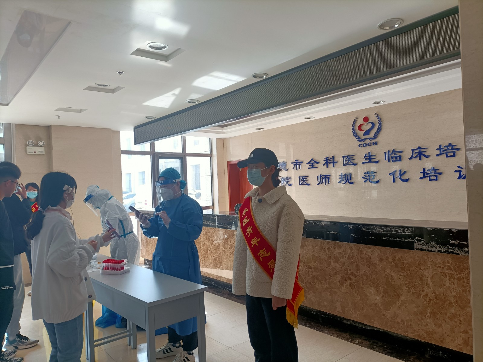 关于承德市中心医院（承德医学院第二附属医院）黄牛随时帮患者挂号的信息