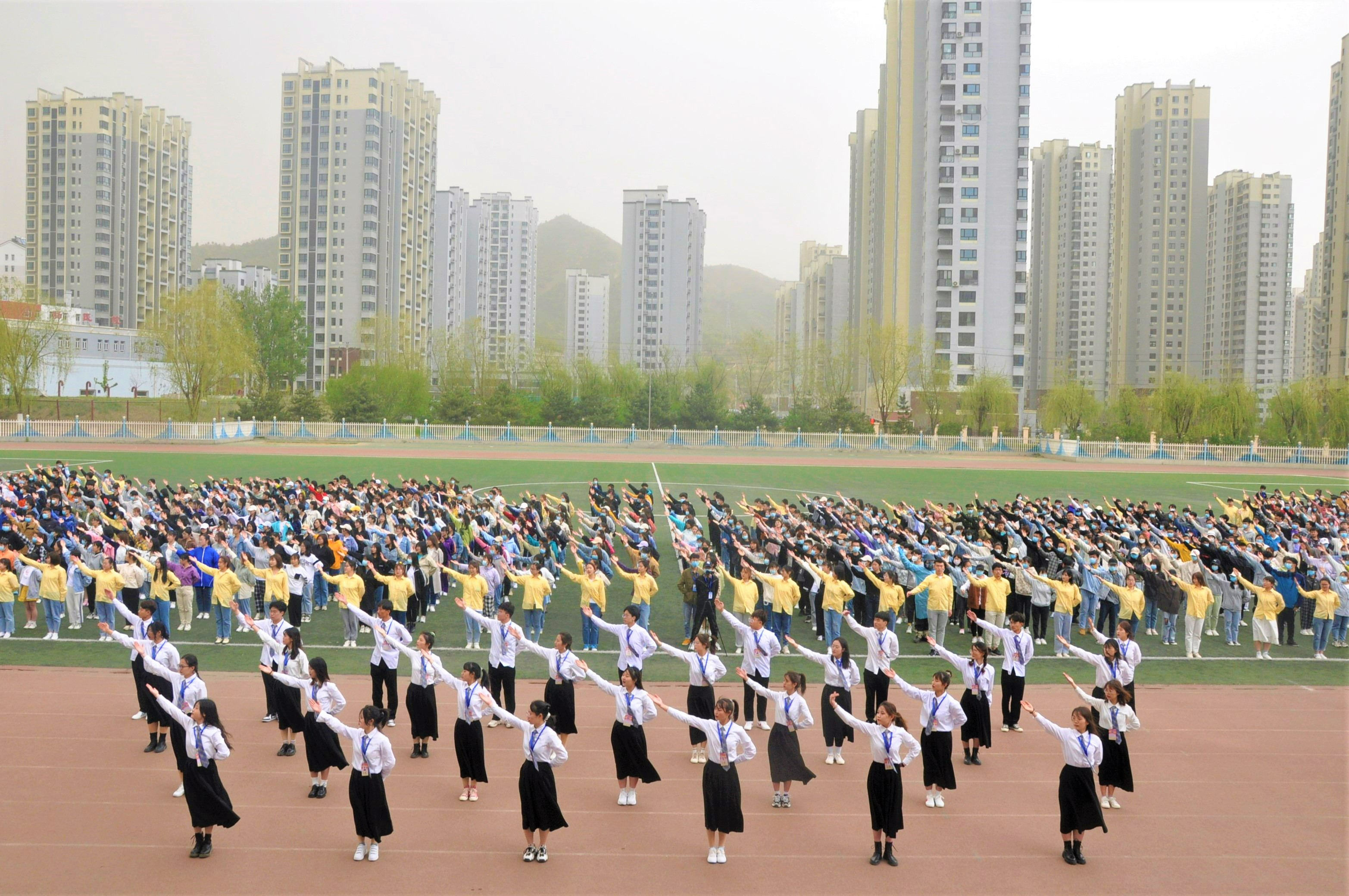 开场手语舞《星辰大海》